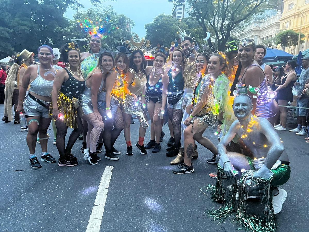 Bloco segue em direção à Praça 7 (Pedro Melo)