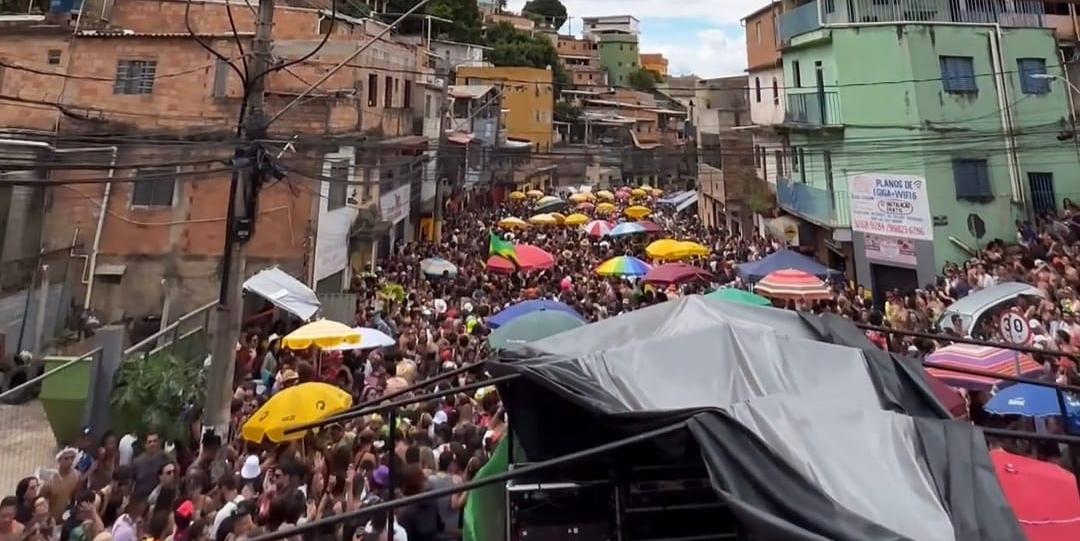 Aglomerado da Serra é tomado pelo bloco Seu Vizinho (Reprodução / Instagram Seu Vizinho)